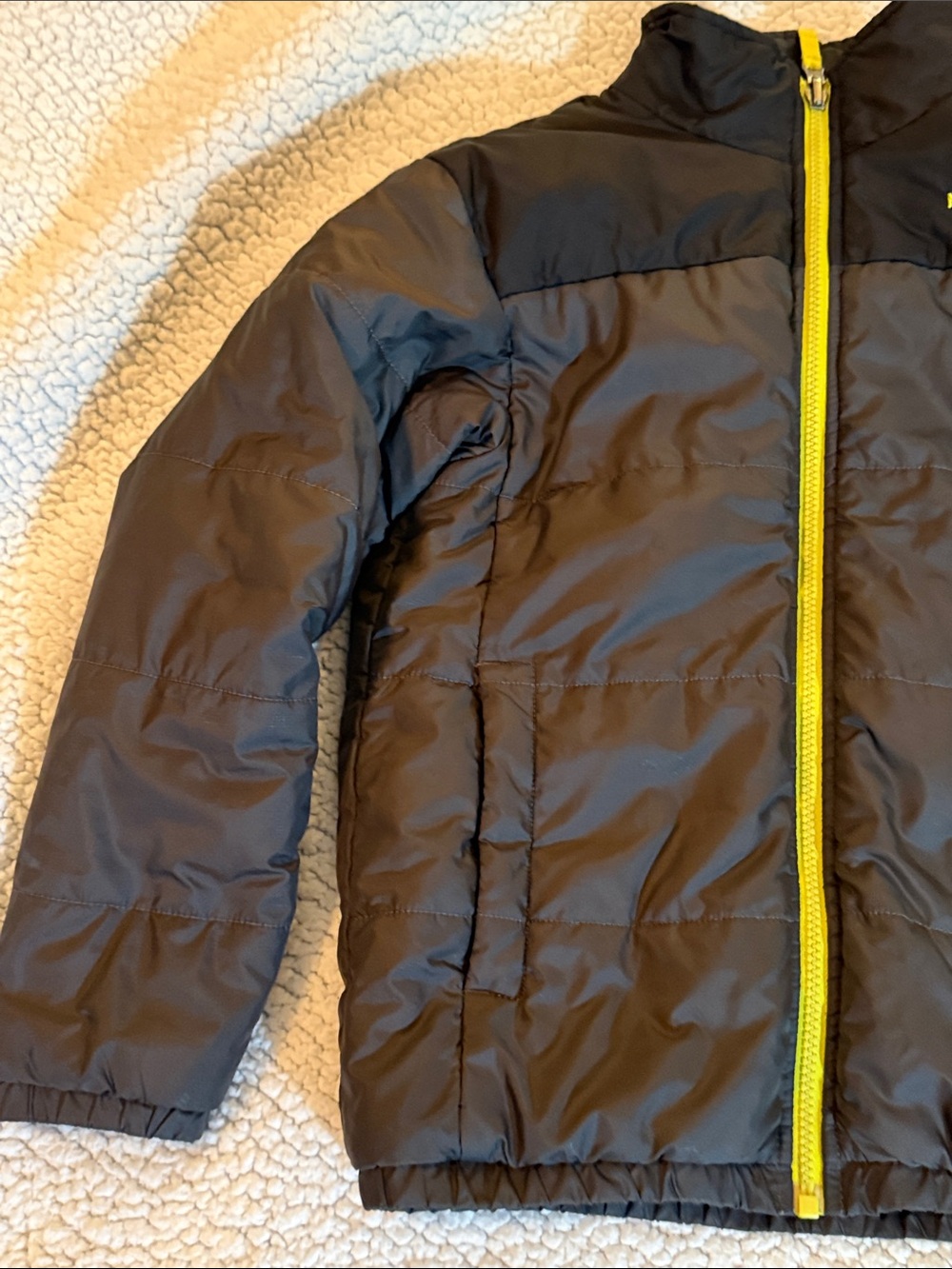 The North Face Kids Black Puffer Jacket with Yellow Zip Size M 10-12 - Picture 3 of 8